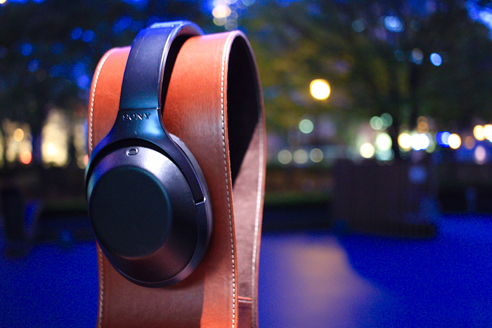 使用見本：SONY MDR-1000X × ヘッドホンスタンド ブラウン色