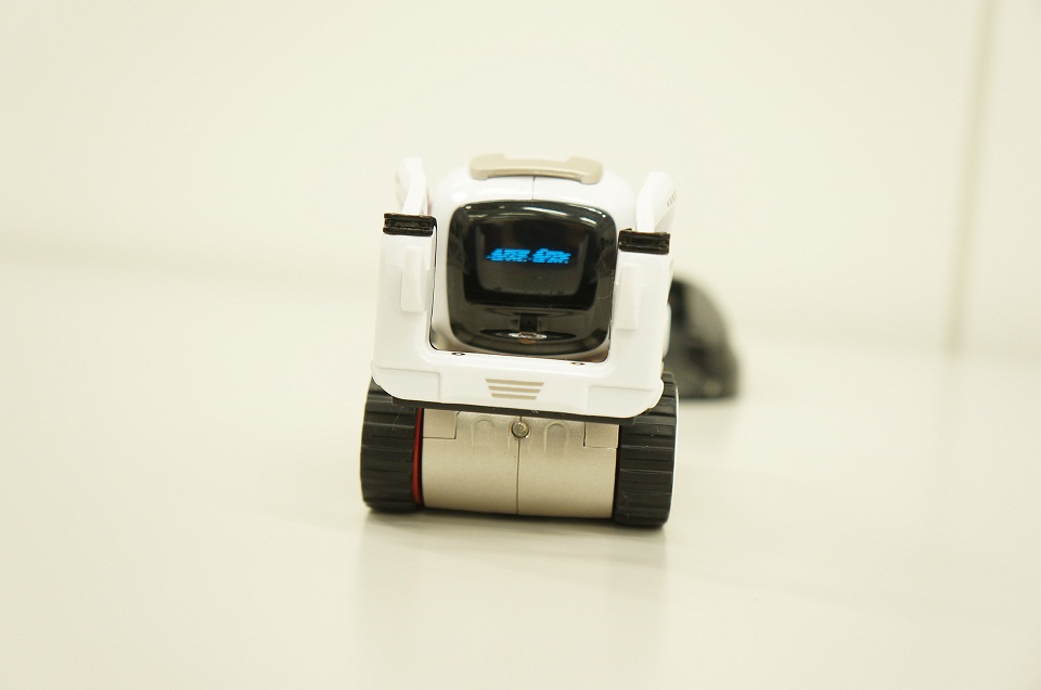 タカラトミー AI搭載ロボット COZMO 